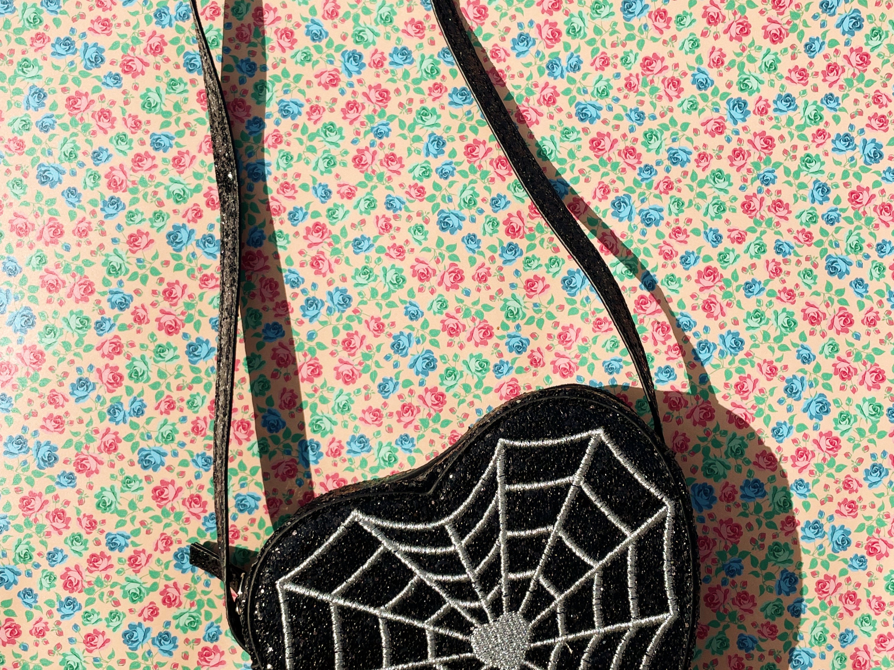 Konges Sløjd A/S Taschen und Geldbeutel black spider web