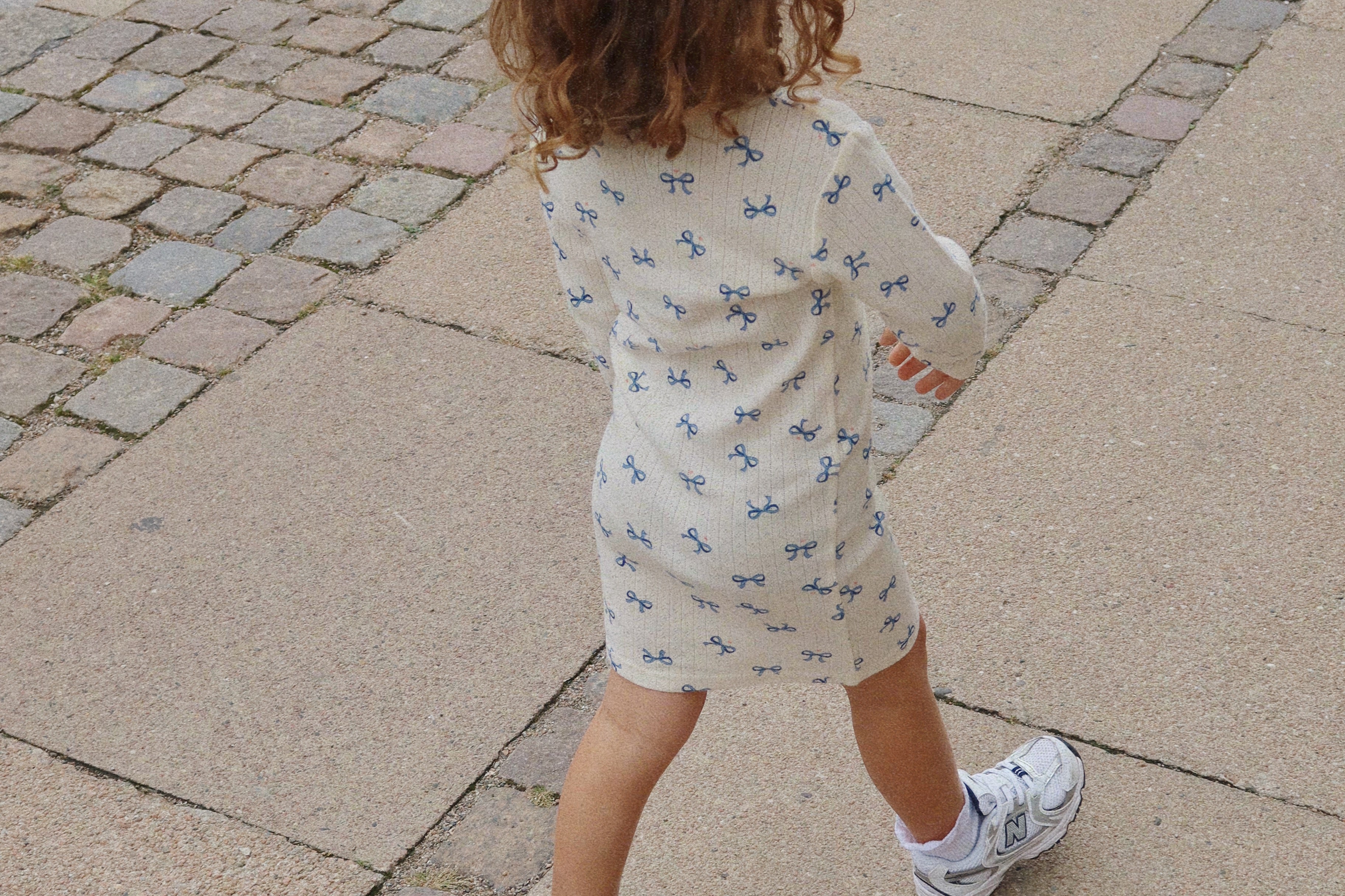 Konges Sløjd A/S Kleider - Jersey bow bleu