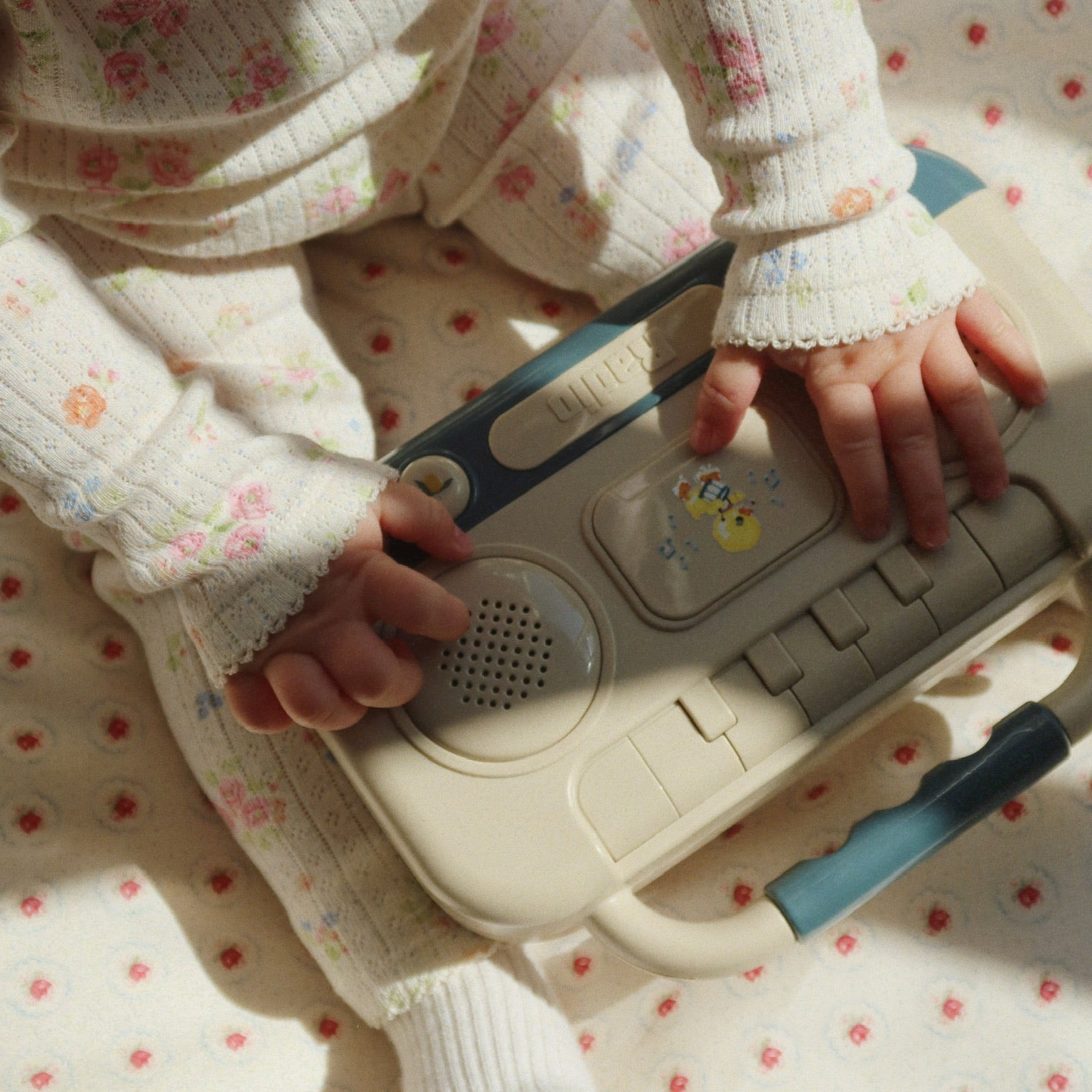 Baby sensory toys for babies and newborns from Konges Sløjd