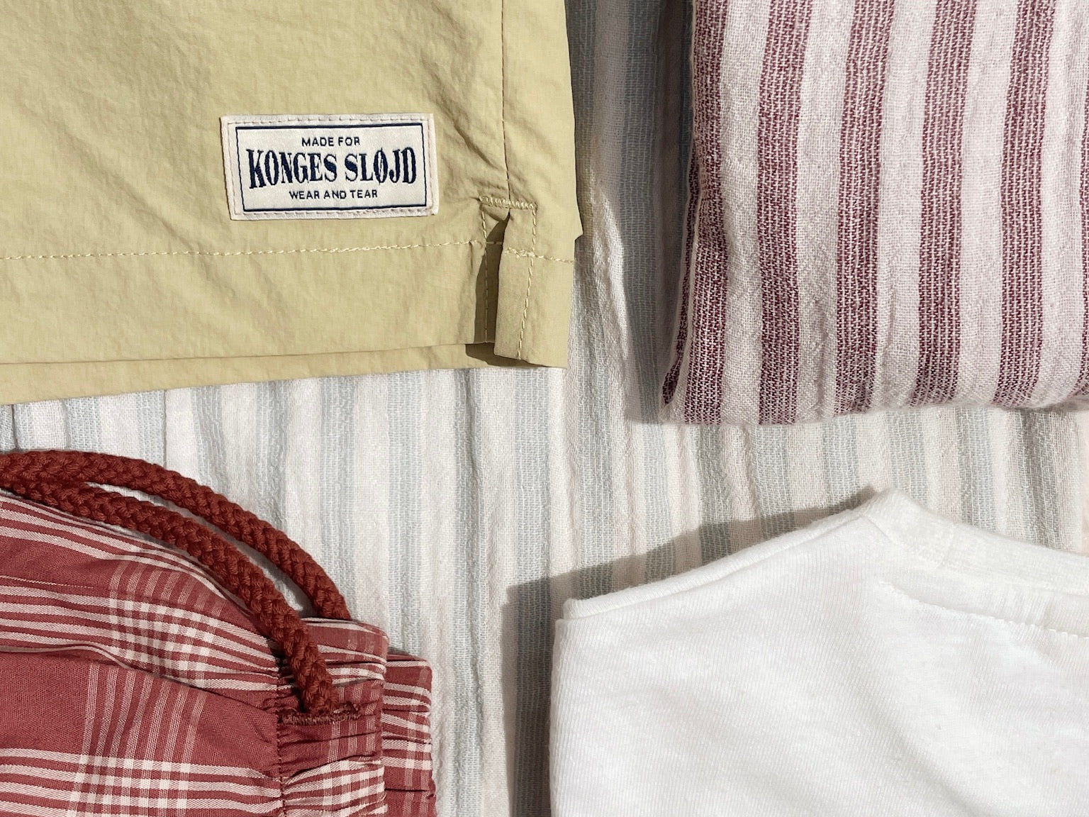 Konges Sløjd A/S WOVEN SHORTS & BLOOMERS pale olive green/ermine