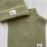 Konges Sløjd A/S NECKWARMER pale olive green