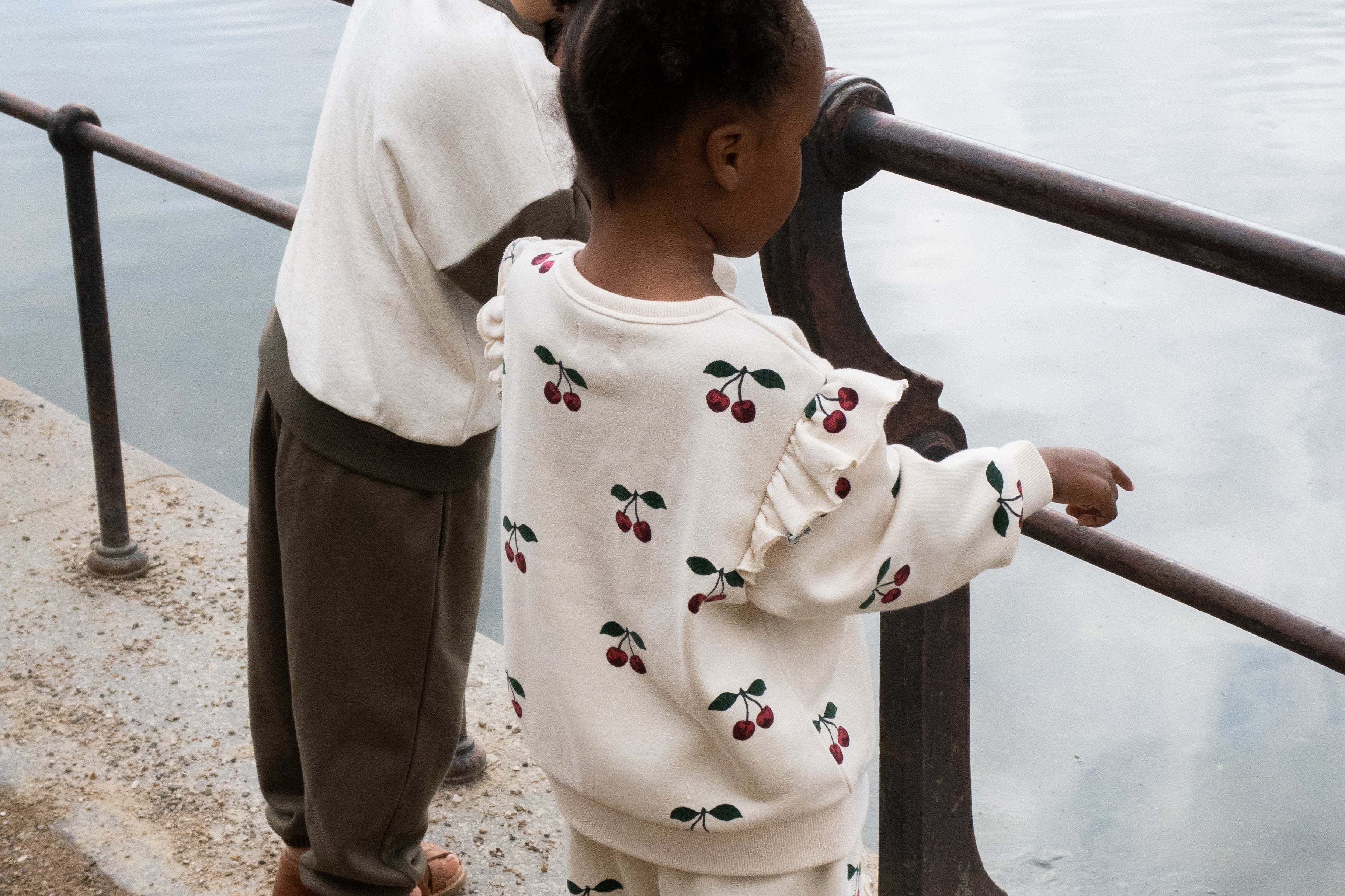 Konges Sløjd A/S Hosen - Jersey ma grande cerise