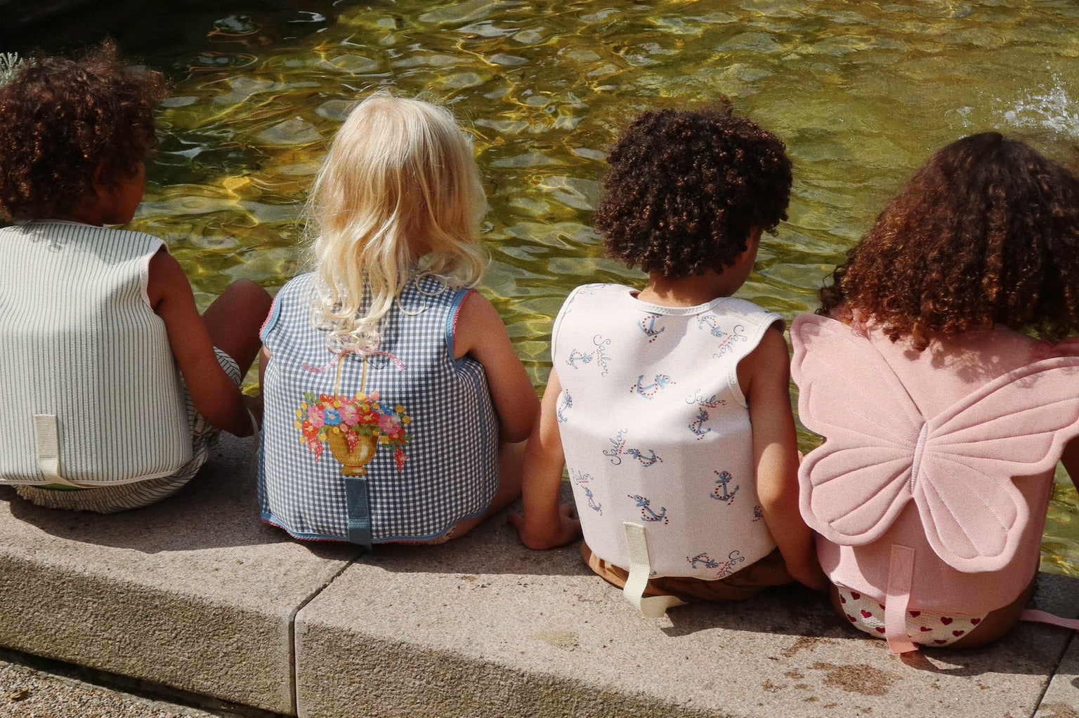 Konges Sløjd A/S FLOAT VEST & BELTS flower bouquet