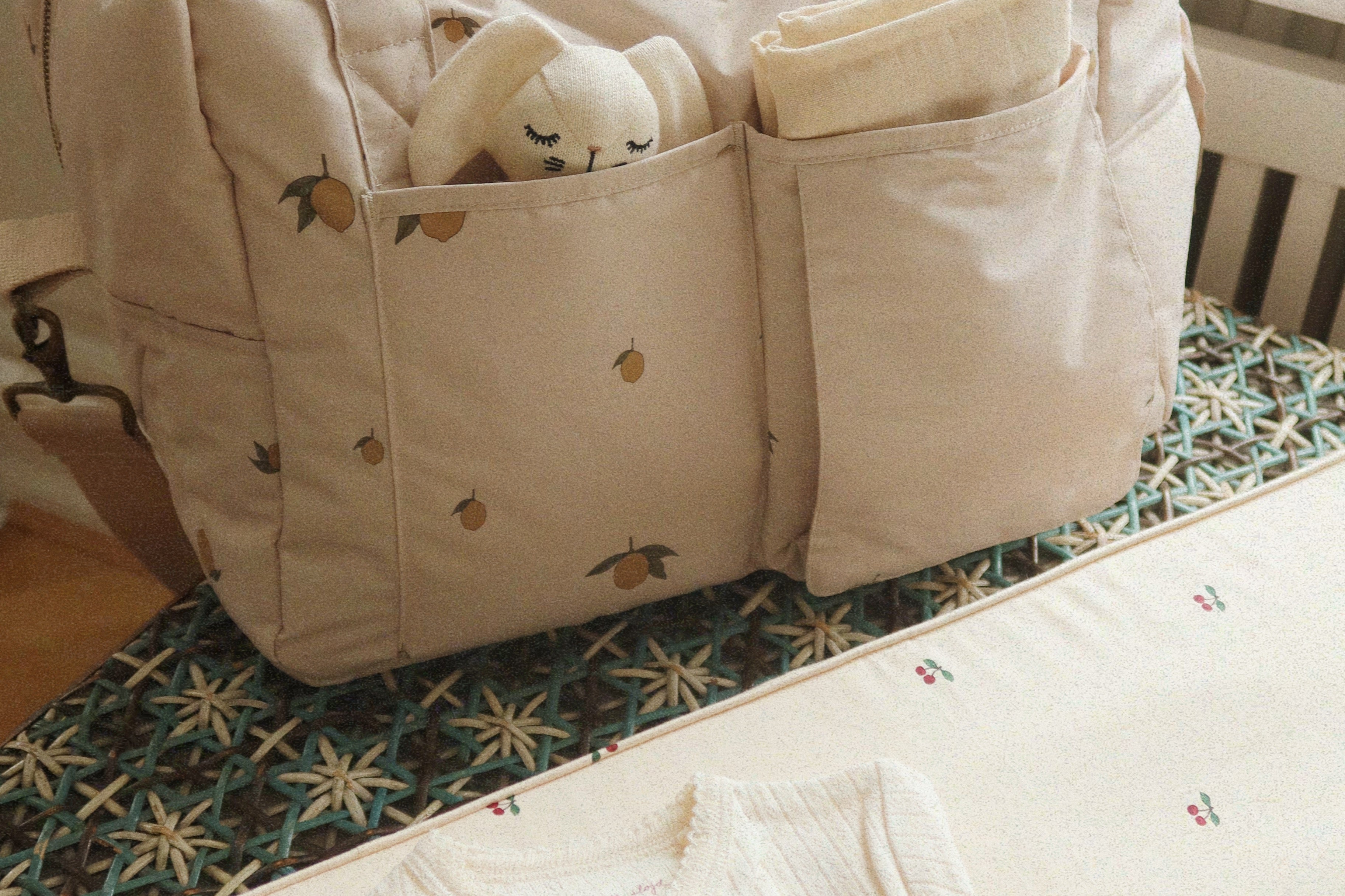 Konges Sløjd A/S Wickeltaschen lemon
