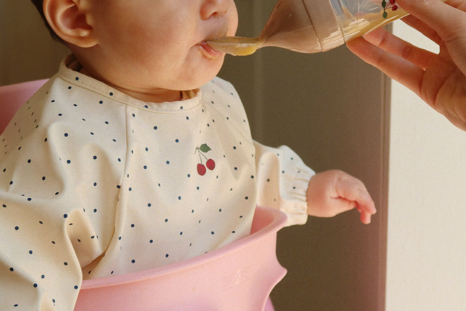 Konges Sløjd A/S Lätzchen navy dot/rain washed