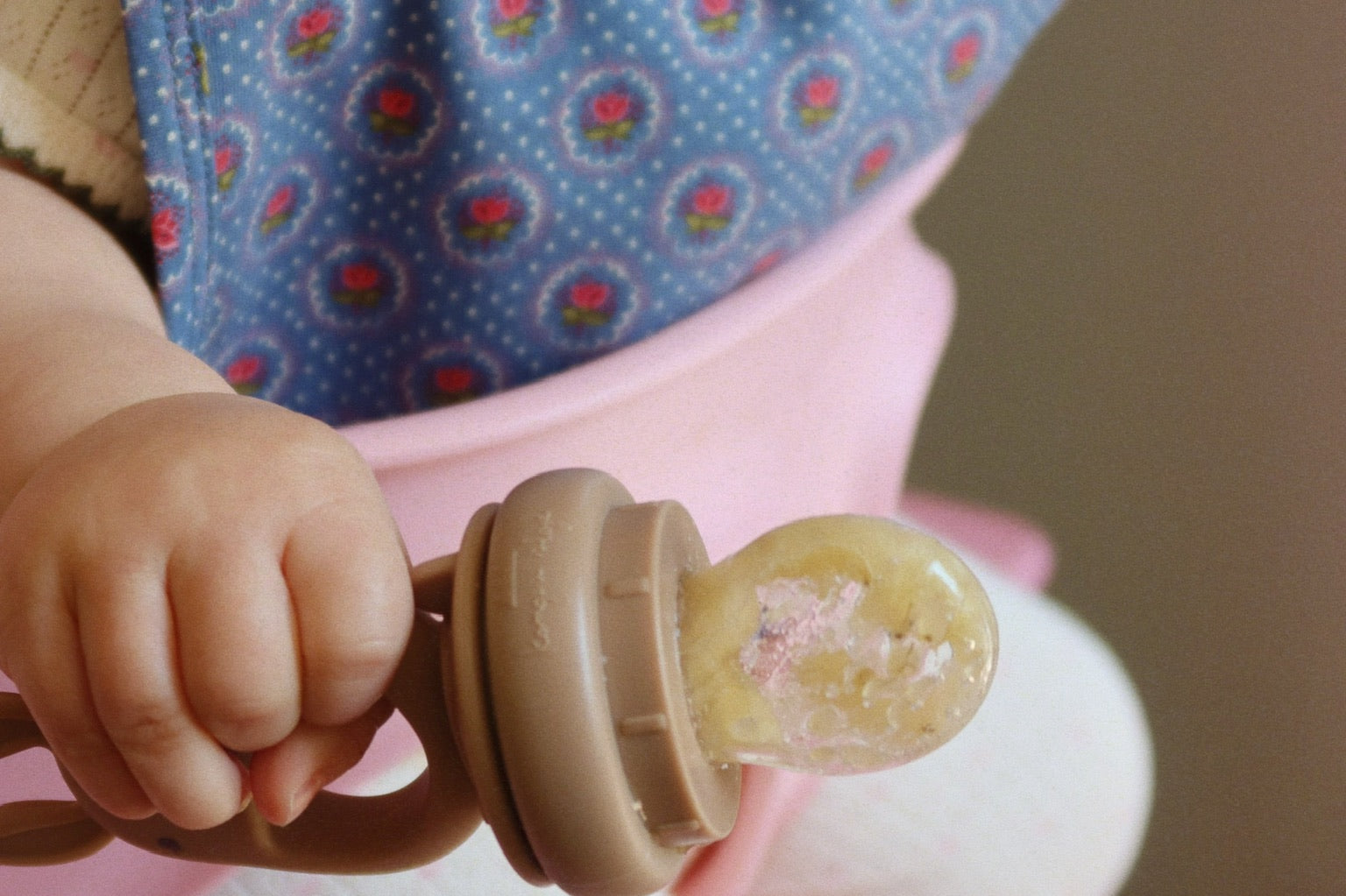 Konges Sløjd A/S FEEDING PACIFIER bark/shell