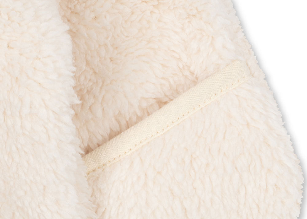 Konges Sløjd A/S Strampler mit Kaputze antique white